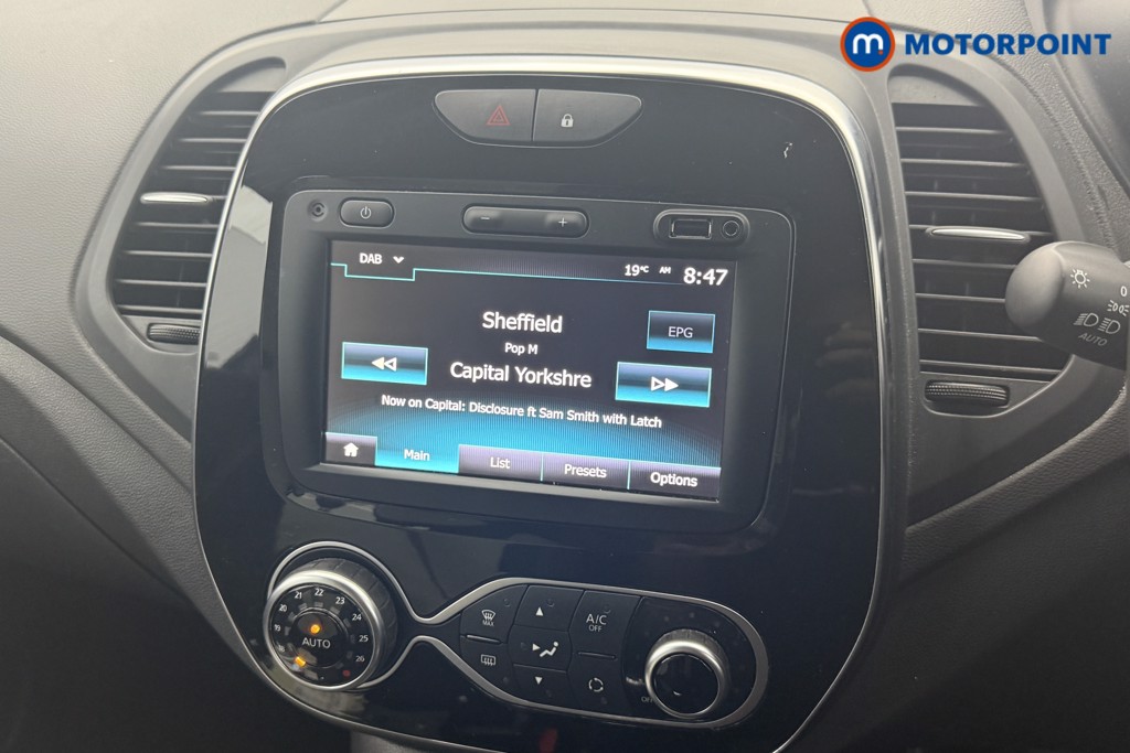 Renault Captur Iconic Manual Petrol SUV - Stock Number (1565058) - 5th supplementary image