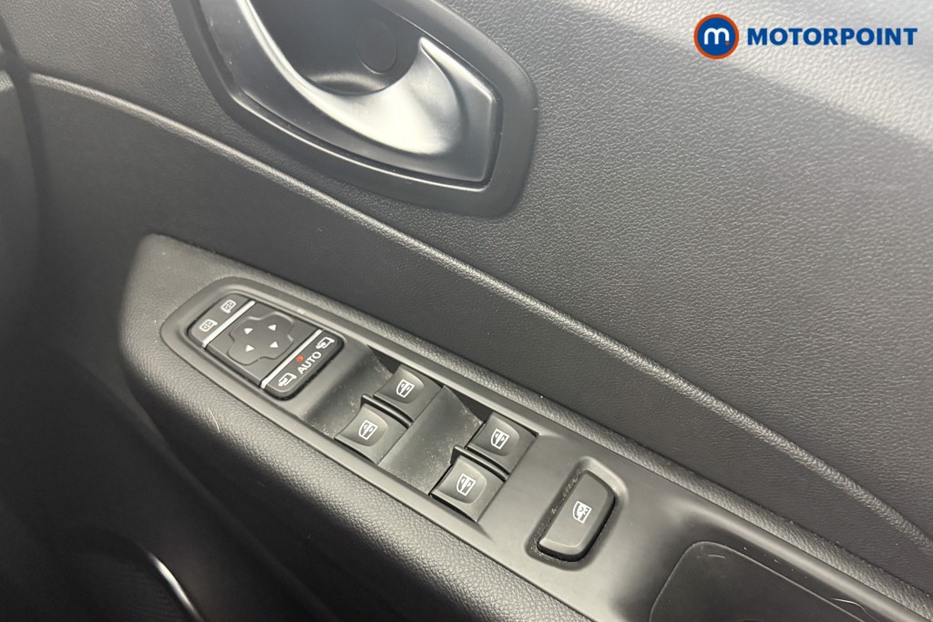 Renault Captur Iconic Manual Petrol SUV - Stock Number (1565058) - 11th supplementary image