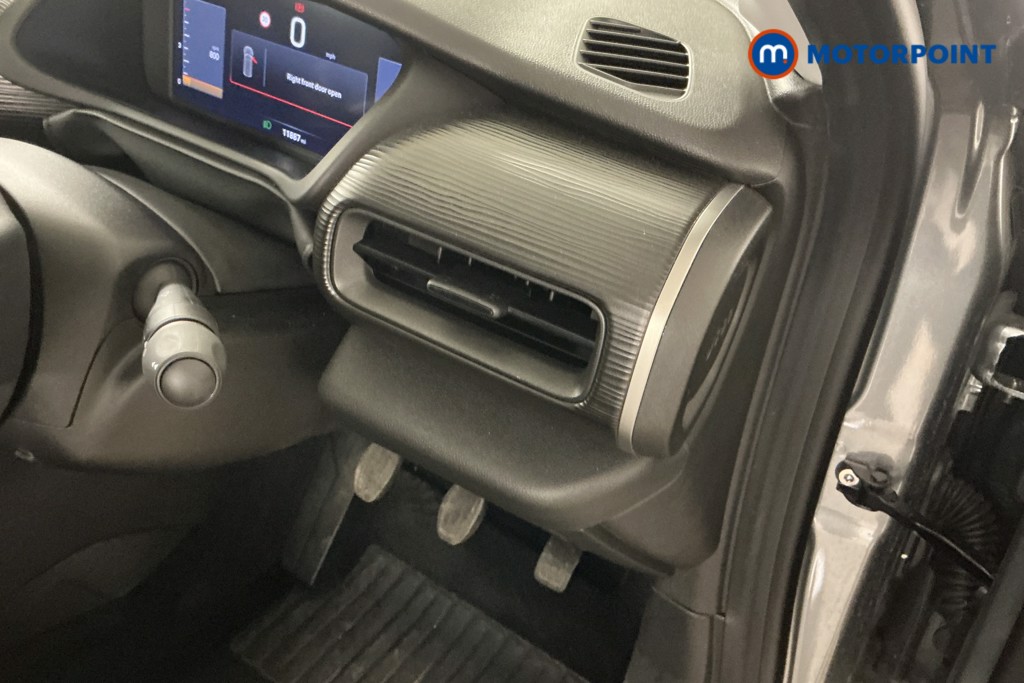 Jeep Avenger Altitude Manual Petrol SUV - Stock Number (1565182) - 19th supplementary image