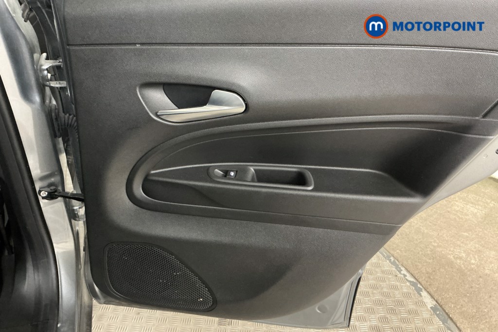 Jeep Avenger Altitude Manual Petrol SUV - Stock Number (1565182) - 21st supplementary image