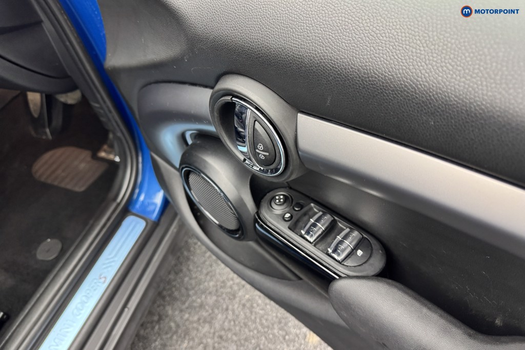 Mini Hatchback Cooper S Exclusive Automatic Petrol Hatchback - Stock Number (1565769) - 17th supplementary image
