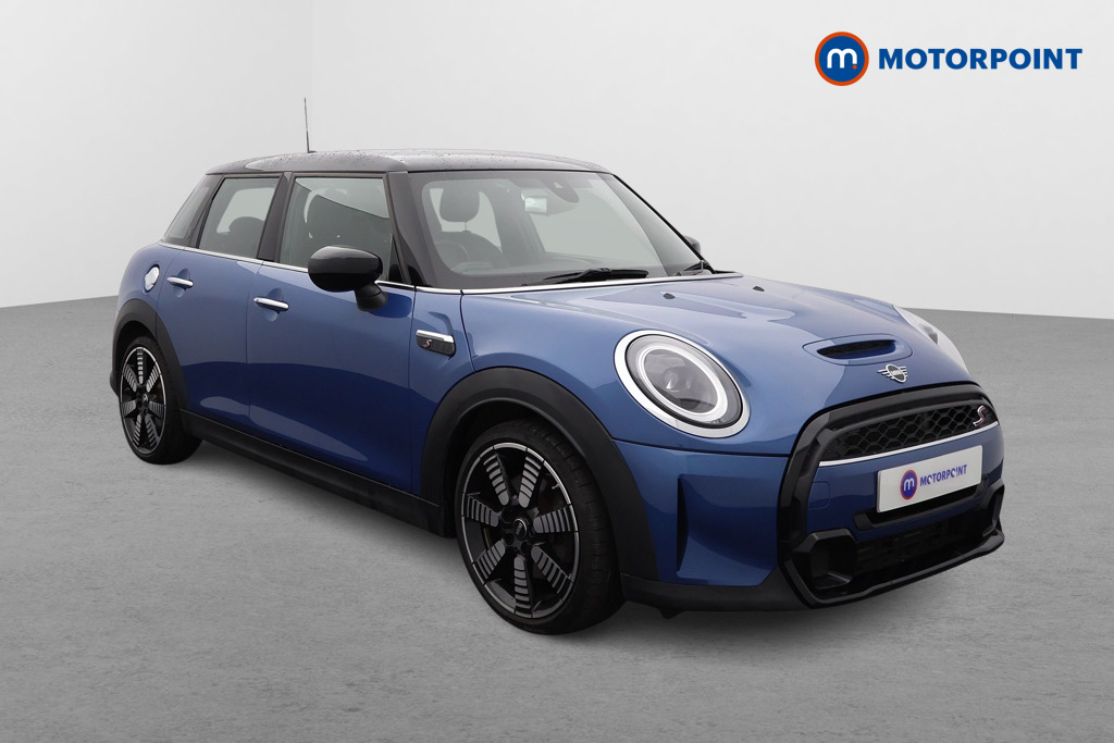 Mini Hatchback Cooper S Exclusive Automatic Petrol Hatchback - Stock Number (1565769) - Drivers side front corner