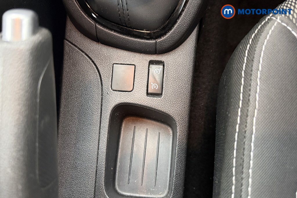 Renault Clio Play Manual Petrol Hatchback - Stock Number (1565846) - 6th supplementary image