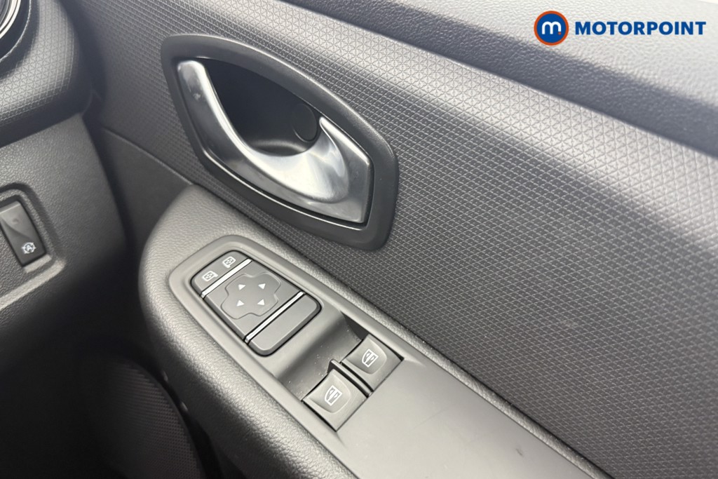 Renault Clio Play Manual Petrol Hatchback - Stock Number (1565846) - 10th supplementary image
