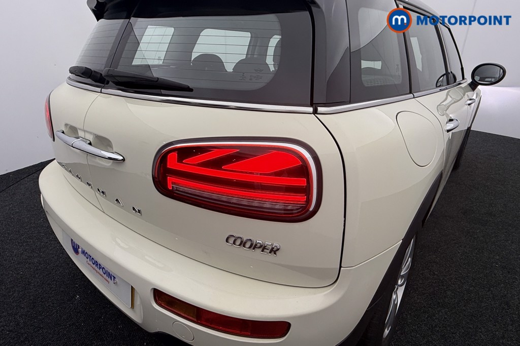 Mini Clubman Cooper Classic Manual Petrol Estate - Stock Number (1566004) - 20th supplementary image