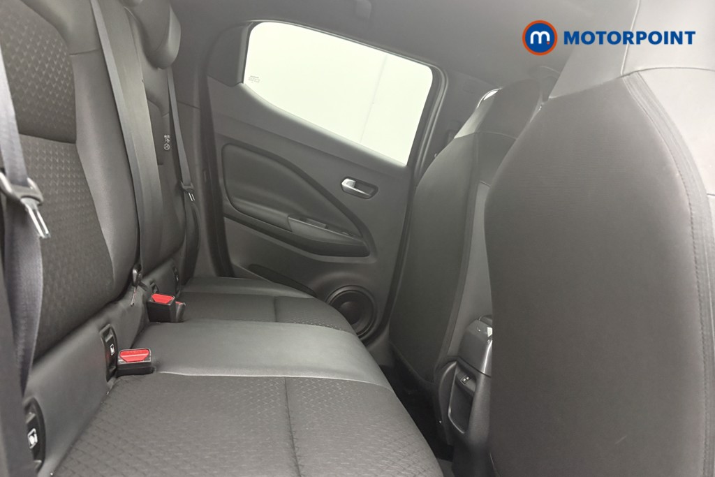 Nissan Juke N-Connecta Manual Petrol SUV - Stock Number (1566111) - 9th supplementary image