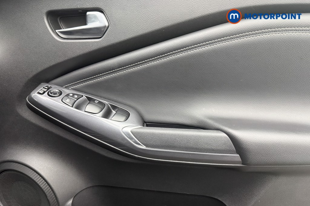 Nissan Juke N-Connecta Manual Petrol SUV - Stock Number (1566111) - 18th supplementary image