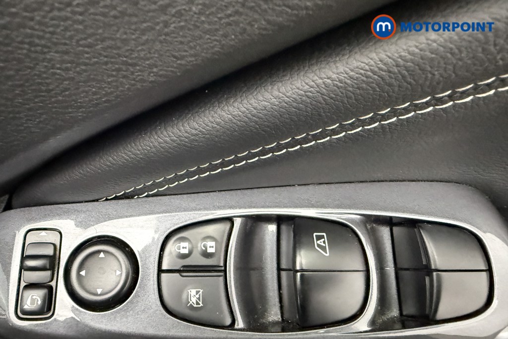 Nissan Juke N-Connecta Manual Petrol SUV - Stock Number (1566111) - 19th supplementary image