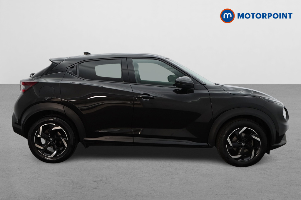 Nissan Juke N-Connecta Manual Petrol SUV - Stock Number (1566111) - Drivers side