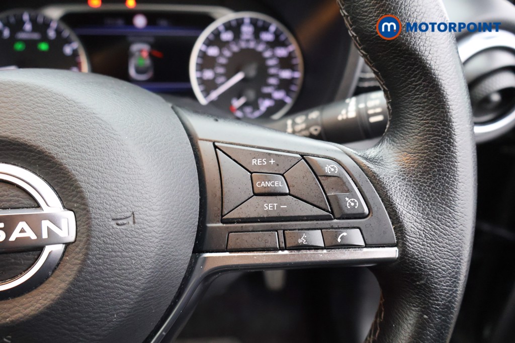 Nissan Juke N-Connecta Manual Petrol SUV - Stock Number (1566154) - 2nd supplementary image