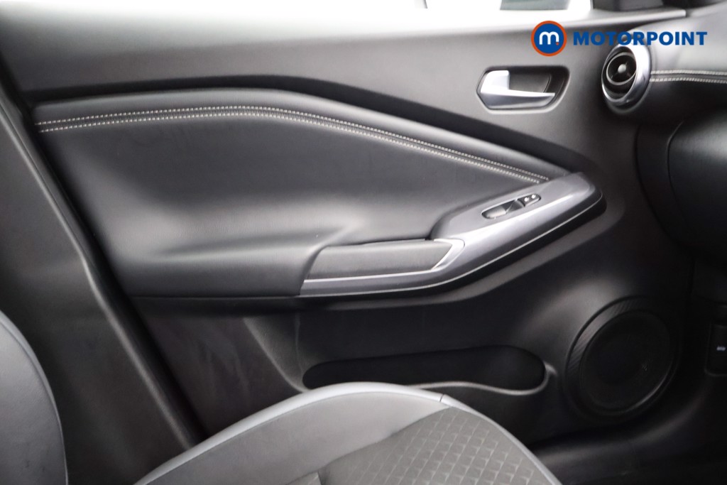Nissan Juke N-Connecta Manual Petrol SUV - Stock Number (1566154) - 7th supplementary image