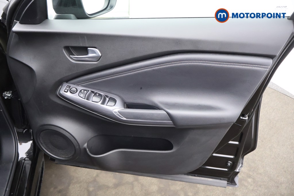 Nissan Juke N-Connecta Manual Petrol SUV - Stock Number (1566154) - 8th supplementary image