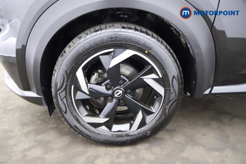 Nissan Juke N-Connecta Manual Petrol SUV - Stock Number (1566154) - 16th supplementary image