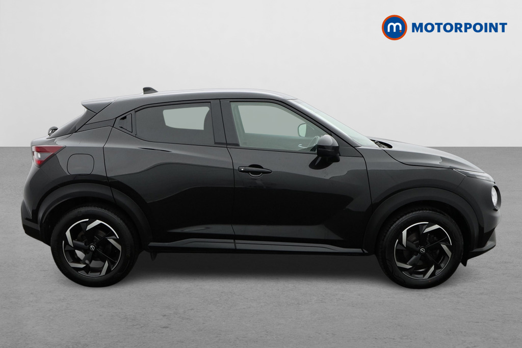 Nissan Juke N-Connecta Manual Petrol SUV - Stock Number (1566154) - Drivers side