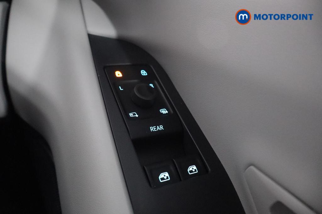 Ford Explorer Select Automatic Electric SUV - Stock Number (1566229) - 10th supplementary image