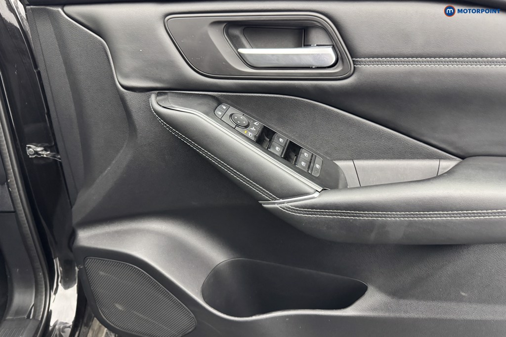 Nissan Qashqai N-Connecta Manual Petrol SUV - Stock Number (1566412) - 16th supplementary image