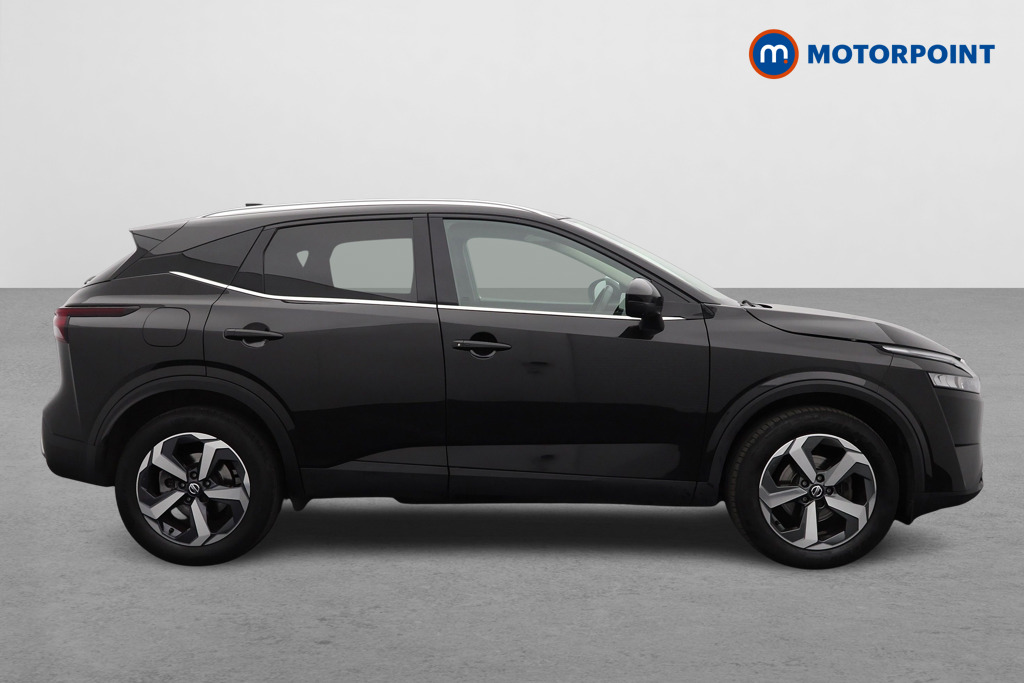 Nissan Qashqai N-Connecta Manual Petrol SUV - Stock Number (1566412) - Drivers side