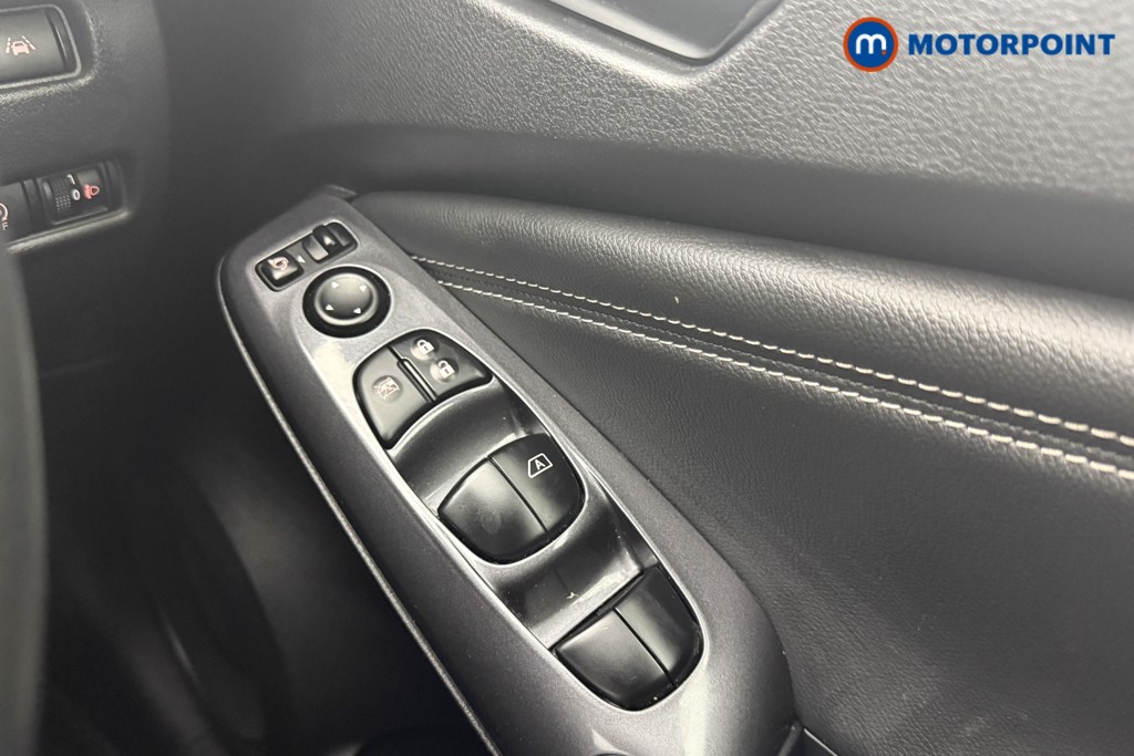Nissan Juke N-Connecta Manual Petrol SUV - Stock Number (1566919) - 10th supplementary image