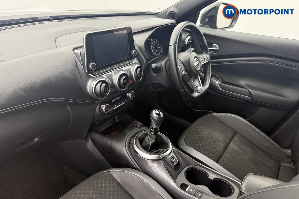 Nissan Juke N-Connecta Manual Petrol SUV - Stock Number (1566919) - 17th supplementary image