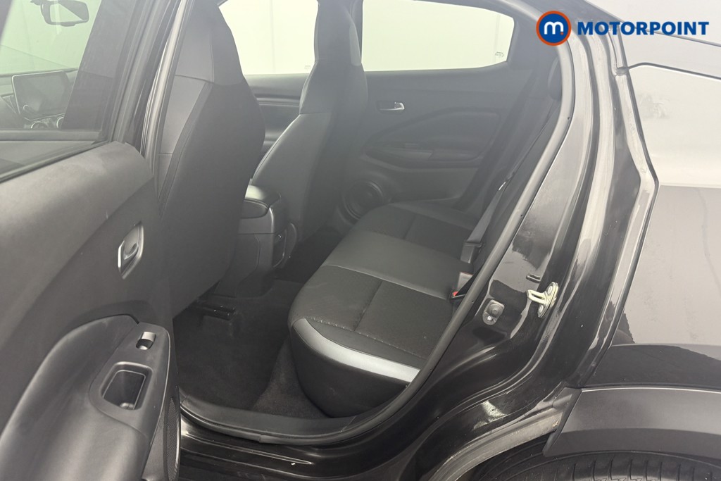 Nissan Juke N-Connecta Manual Petrol SUV - Stock Number (1566919) - 19th supplementary image