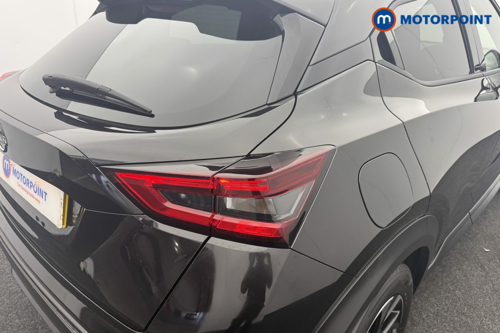 Nissan Juke N-Connecta Manual Petrol SUV - Stock Number (1566919) - 21st supplementary image