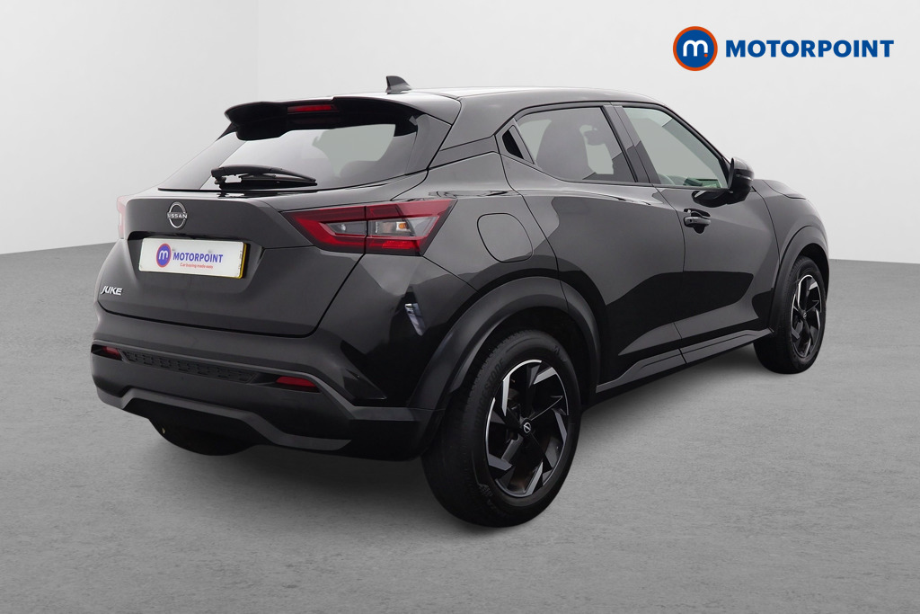 Nissan Juke N-Connecta Manual Petrol SUV - Stock Number (1566919) - Drivers side rear corner