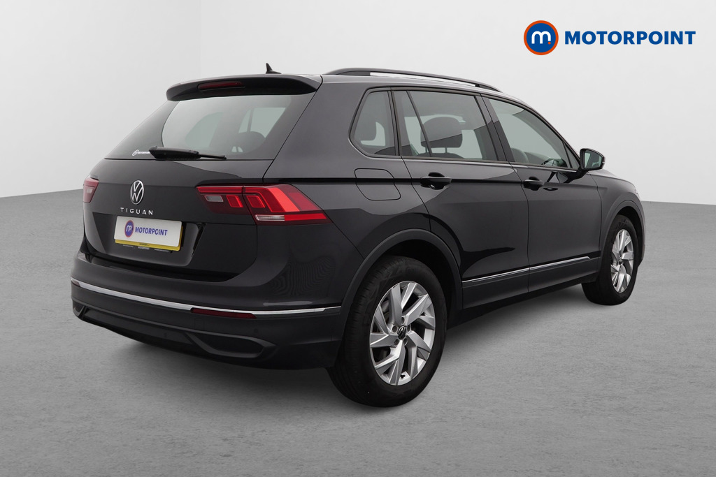 Volkswagen Tiguan Life Automatic Diesel SUV - Stock Number (1566941) - Drivers side rear corner