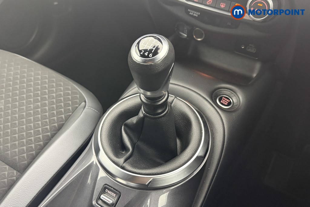 Nissan Juke N-Connecta Manual Petrol SUV - Stock Number (1566961) - 5th supplementary image