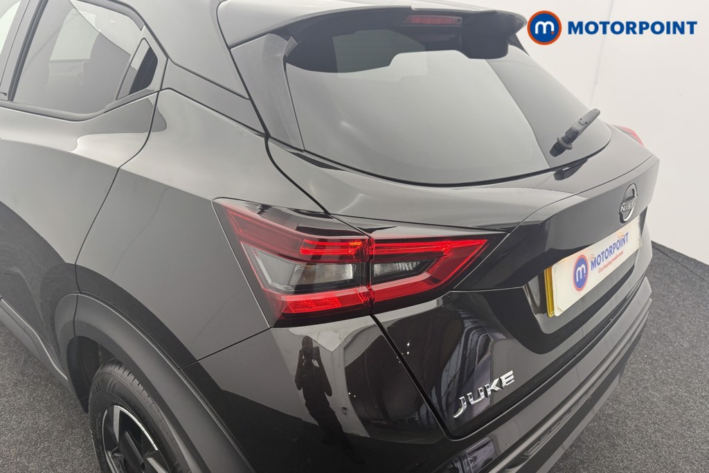Nissan Juke N-Connecta Manual Petrol SUV - Stock Number (1566961) - 19th supplementary image