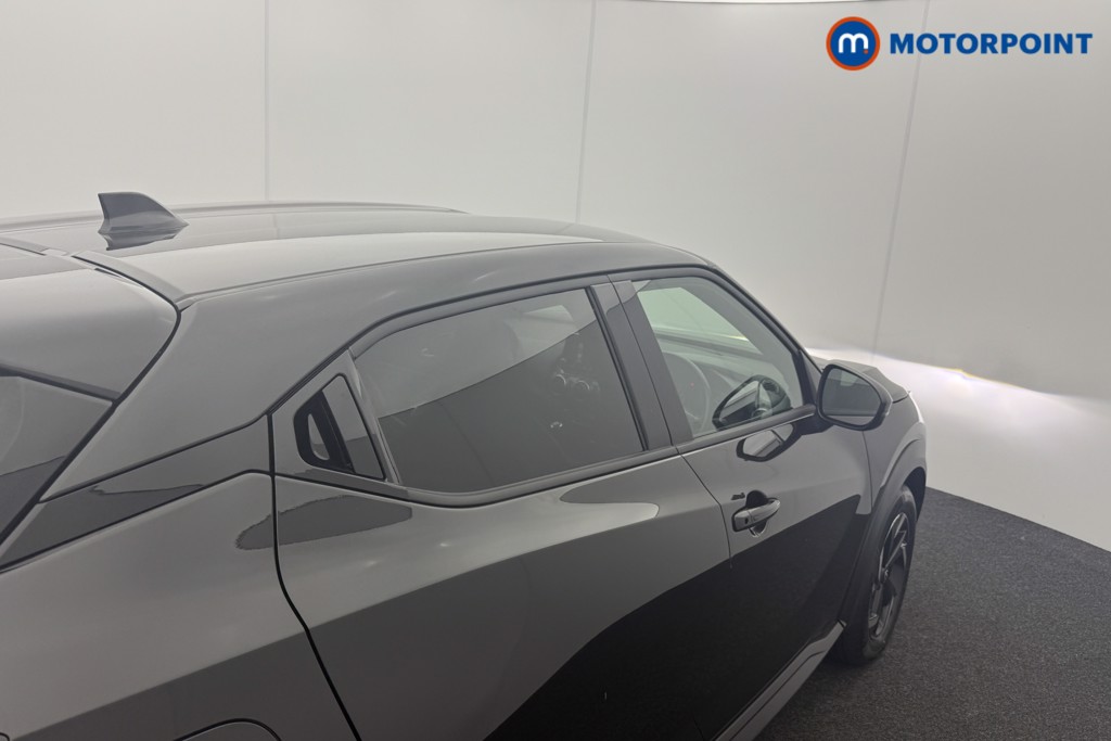 Nissan Juke N-Connecta Manual Petrol SUV - Stock Number (1566961) - 23rd supplementary image