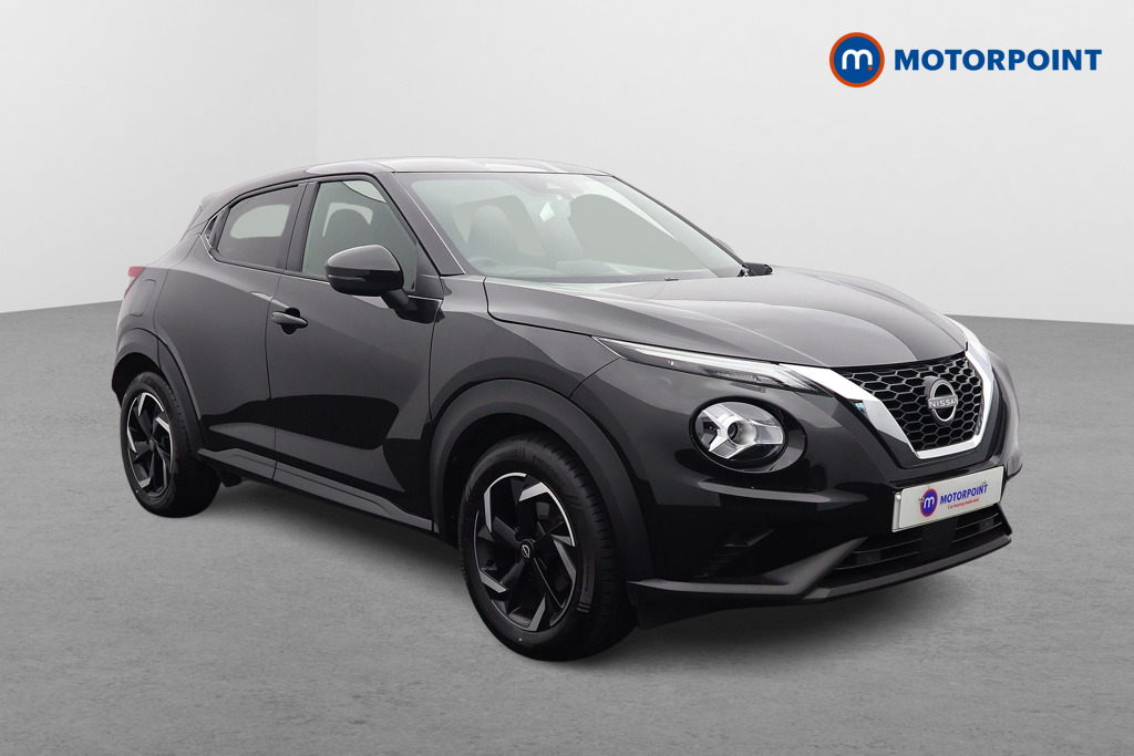 Nissan Juke N-Connecta Manual Petrol SUV - Stock Number (1566961) - Drivers side front corner