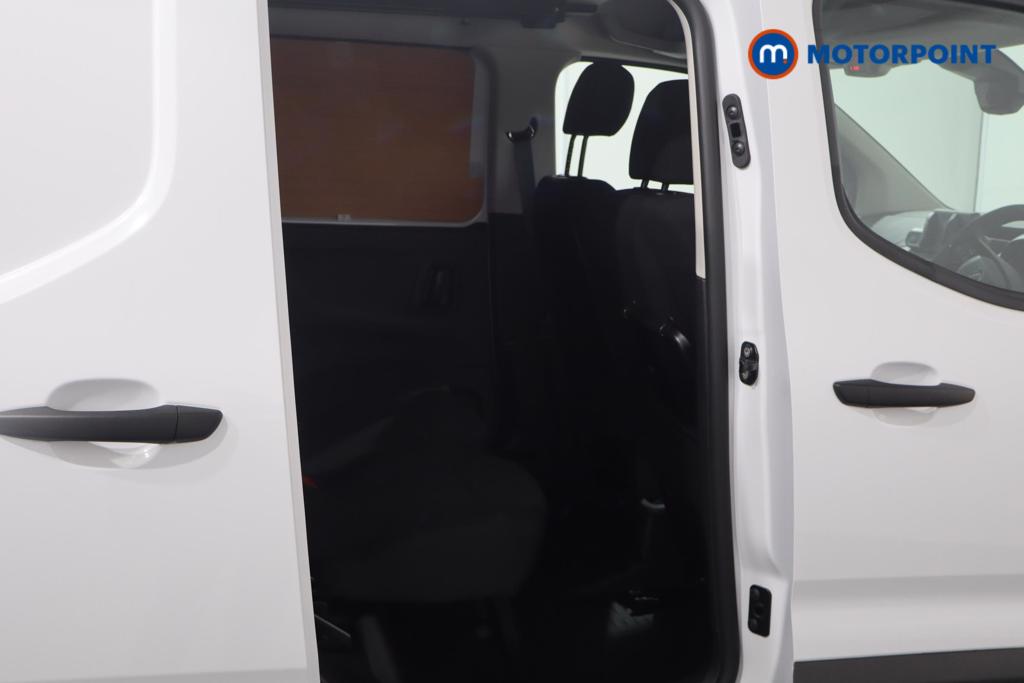 Vauxhall Combo Cargo Prime Manual Diesel Crew Bus - Stock Number (1567012) - 23rd supplementary image