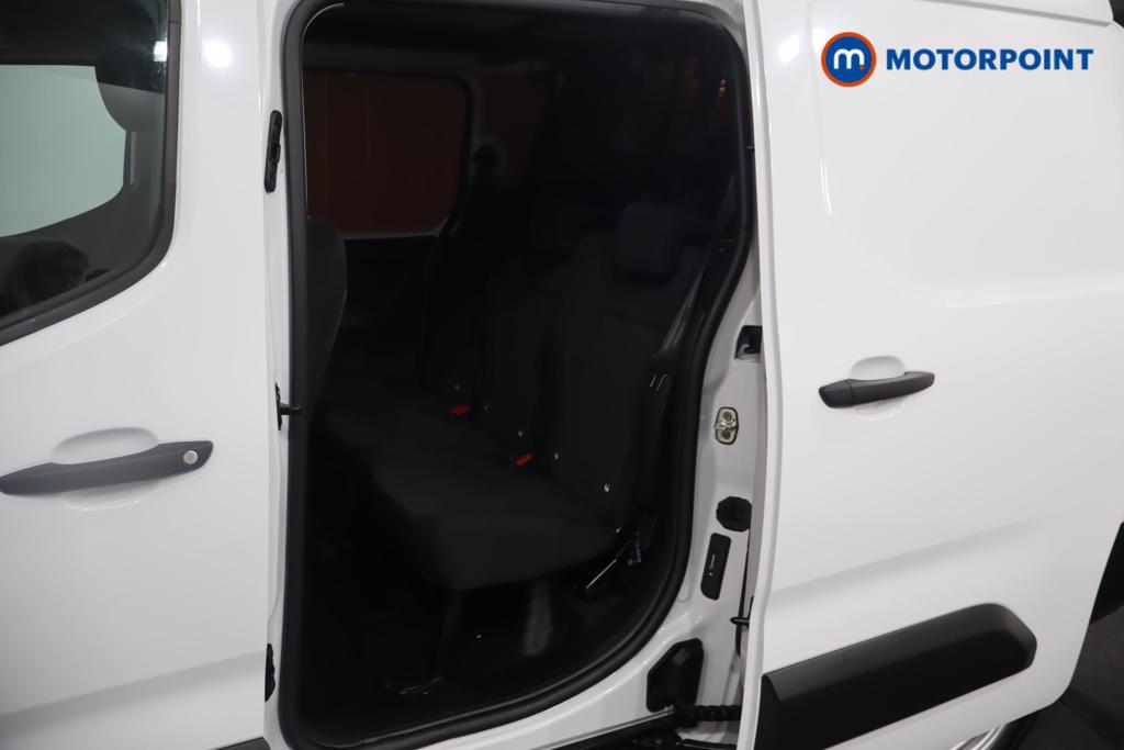Vauxhall Combo Cargo Prime Manual Diesel Crew Bus - Stock Number (1567030) - 21st supplementary image