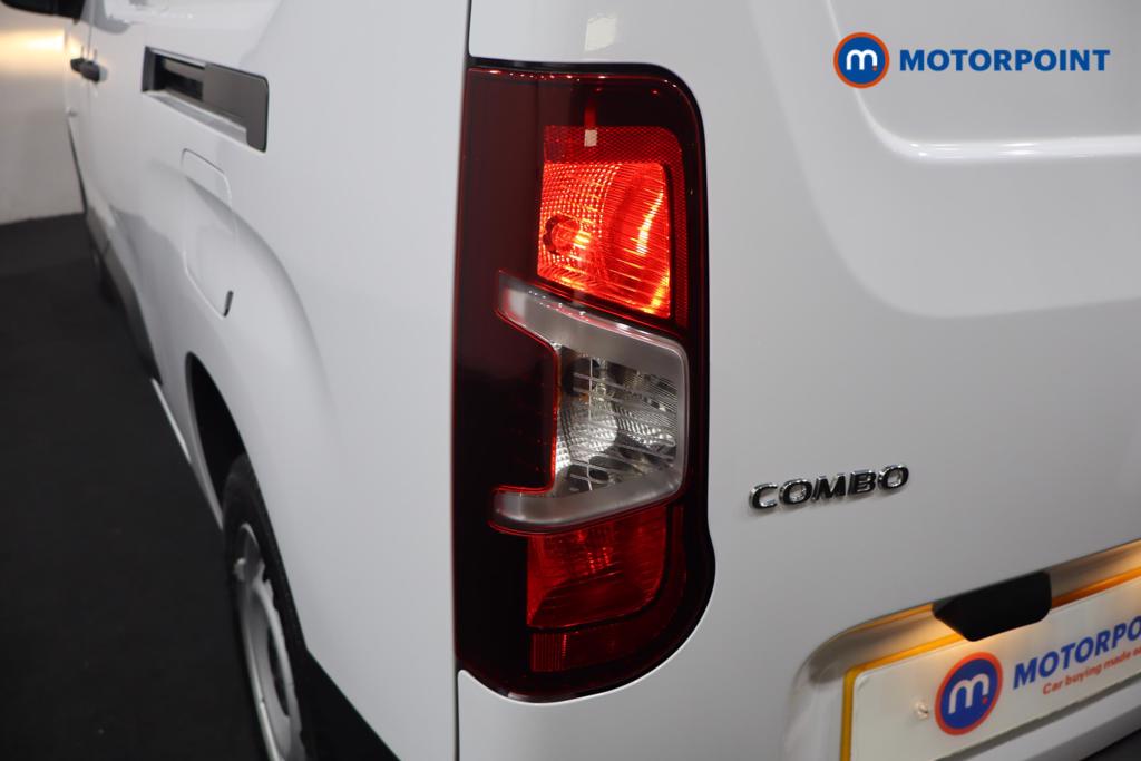 Vauxhall Combo Cargo Prime Manual Diesel Crew Bus - Stock Number (1567030) - 30th supplementary image