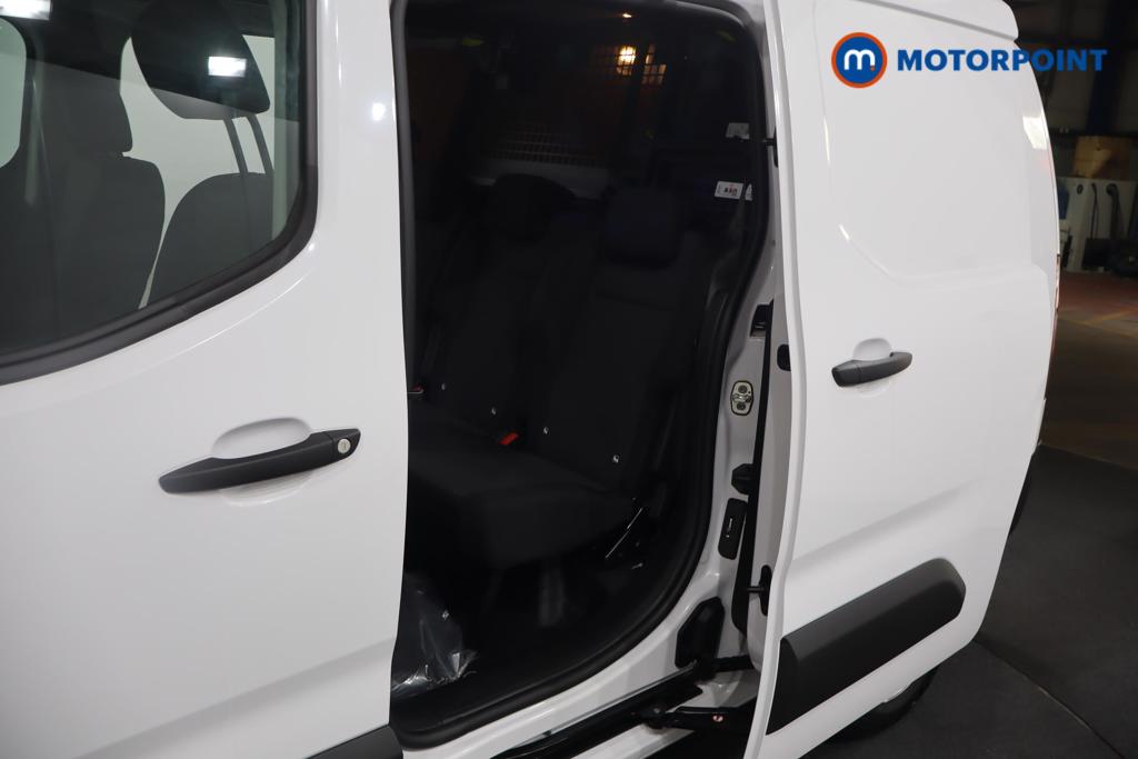 Vauxhall Combo Cargo Prime Manual Diesel Crew Bus - Stock Number (1567123) - 19th supplementary image