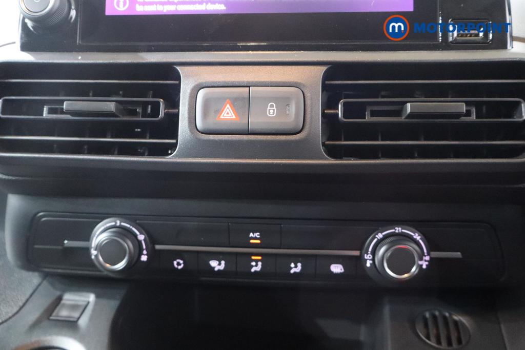 Vauxhall Combo Cargo Prime Automatic Electric Panel Van - Stock Number (1567181) - 4th supplementary image