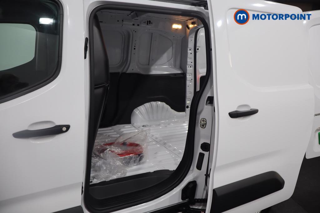 Vauxhall Combo Cargo Prime Automatic Electric Panel Van - Stock Number (1567181) - 17th supplementary image
