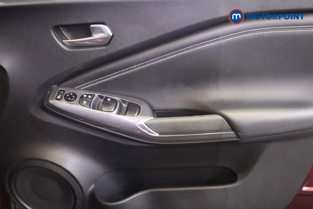 Nissan Juke N-Connecta Automatic Petrol SUV - Stock Number (1567436) - 13th supplementary image
