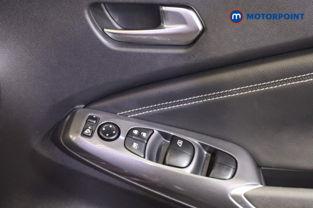 Nissan Juke N-Connecta Automatic Petrol SUV - Stock Number (1567436) - 14th supplementary image