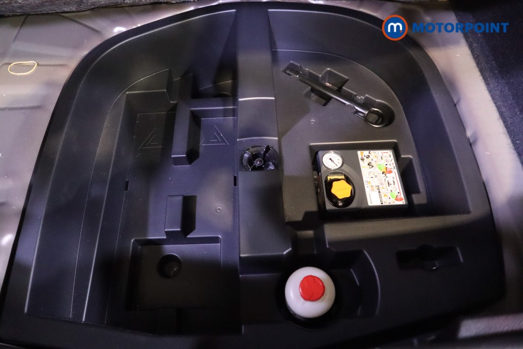 Nissan Juke N-Connecta Automatic Petrol SUV - Stock Number (1567436) - 26th supplementary image