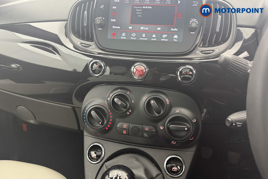 Fiat 500 Dolcevita Manual Petrol-Electric Hybrid Hatchback - Stock Number (1568216) - 4th supplementary image