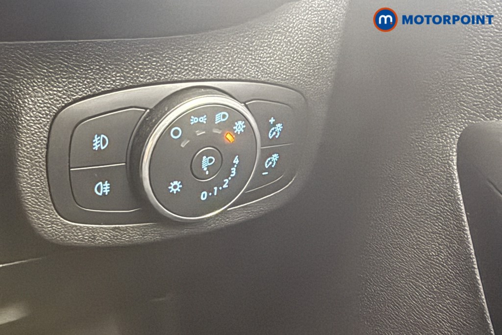 Ford Fiesta Zetec Manual Petrol Hatchback - Stock Number (1568302) - 9th supplementary image