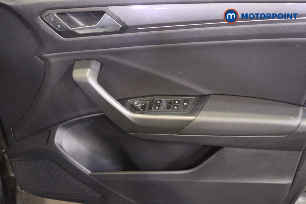 Volkswagen T-Roc R-Line Automatic Petrol SUV - Stock Number (1568398) - 13th supplementary image