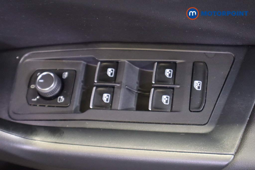 Volkswagen T-Roc R-Line Automatic Petrol SUV - Stock Number (1568398) - 15th supplementary image