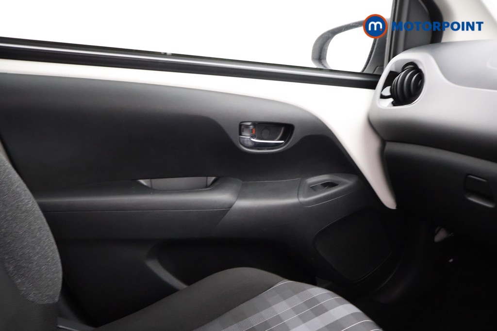 Peugeot 108 Allure Manual Petrol Hatchback - Stock Number (1568976) - 7th supplementary image