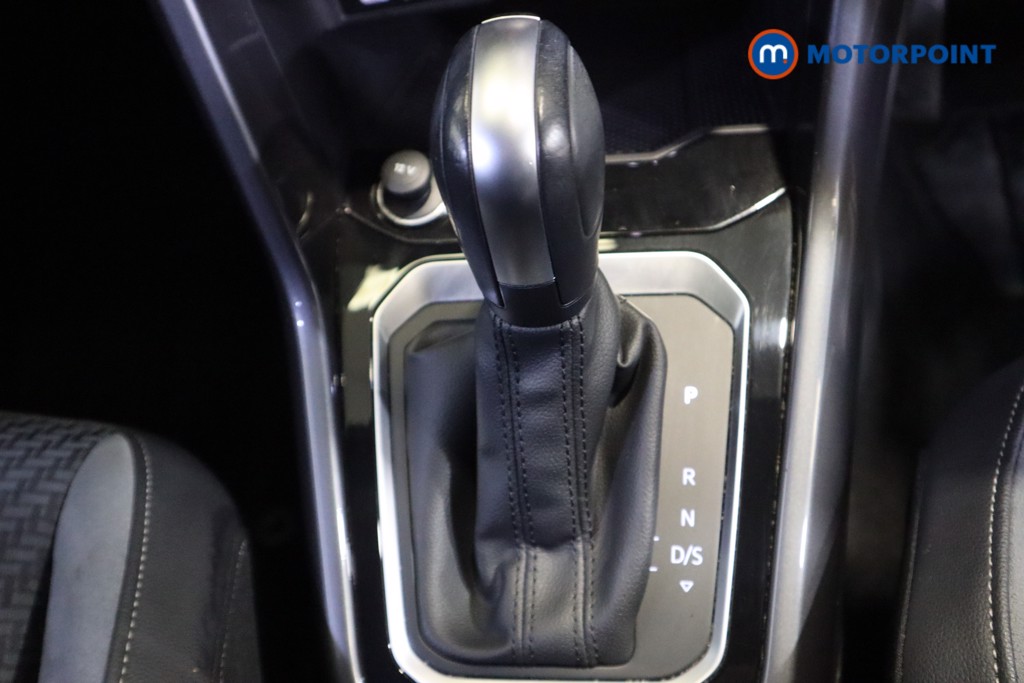 Volkswagen T-Roc R-Line Automatic Petrol SUV - Stock Number (1569243) - 5th supplementary image