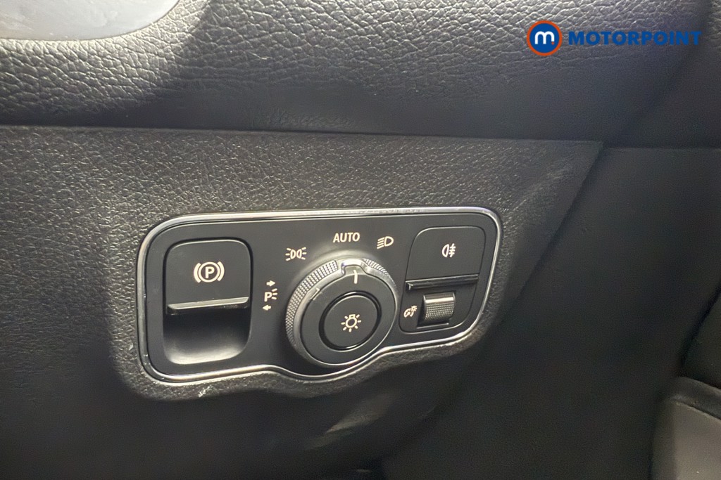 Mercedes-Benz GLB Amg Line Automatic Petrol SUV - Stock Number (1569350) - 15th supplementary image