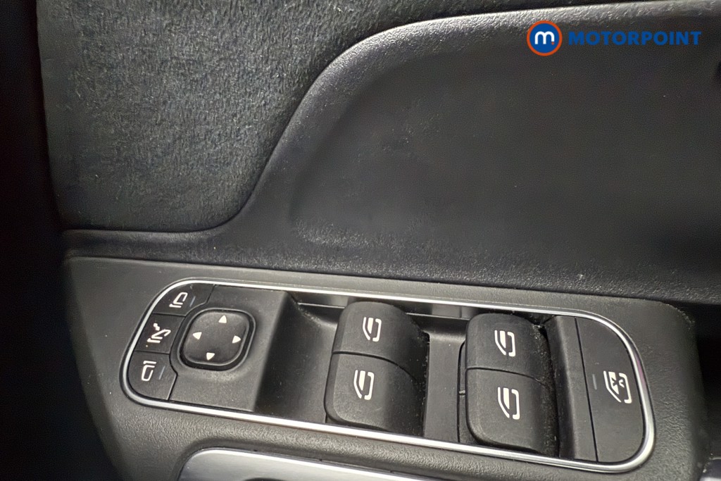 Mercedes-Benz GLB Amg Line Automatic Petrol SUV - Stock Number (1569350) - 18th supplementary image