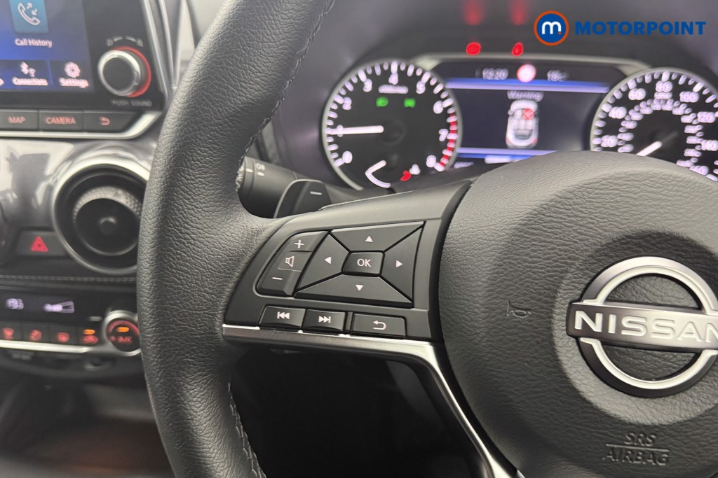 Nissan Juke N-Connecta Automatic Petrol SUV - Stock Number (1569816) - 8th supplementary image