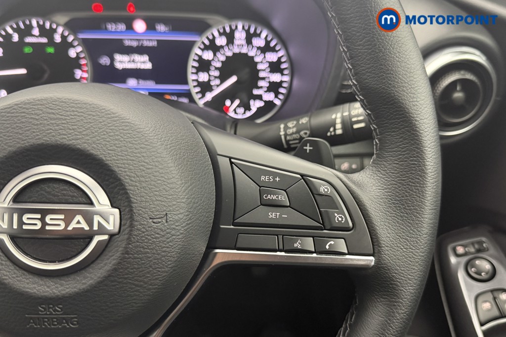 Nissan Juke N-Connecta Automatic Petrol SUV - Stock Number (1569816) - 9th supplementary image